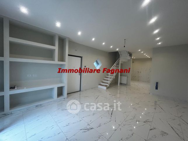 Casa bi/trifamiliare in residenziale in Via Arcioni