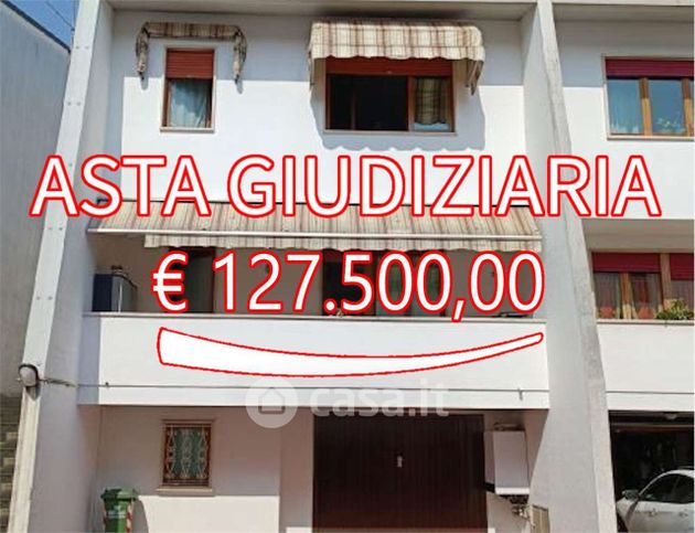 Appartamento in residenziale in Via Monte Cengio 1