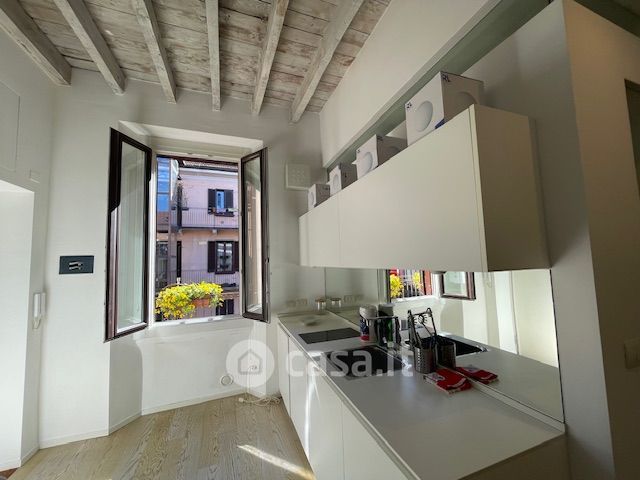 Appartamento in residenziale in Via Lomellina 5