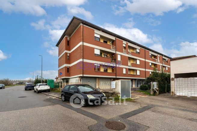 Appartamento in residenziale in Via Ciro Menotti 54