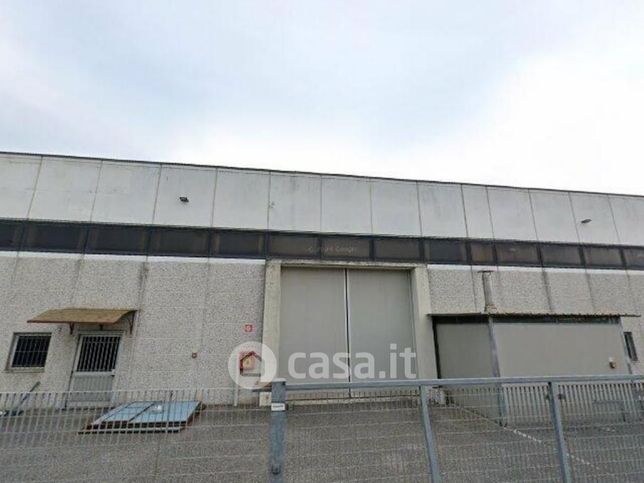 Ufficio in commerciale in Via Padania 1