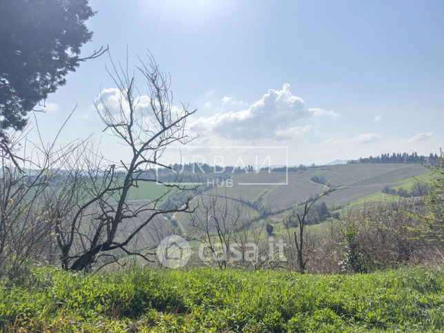 Terreno agricolo in commerciale in 