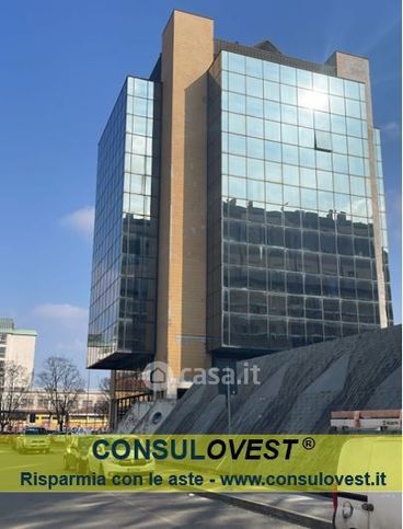 Ufficio in commerciale in Via Enrico Toti 1