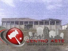 Capannone in commerciale in Via Bari