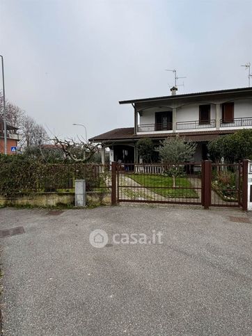 Villetta a schiera in residenziale in Via Aldo Moro 2