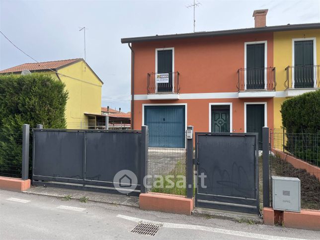 Villetta a schiera in residenziale in Via Piave 57