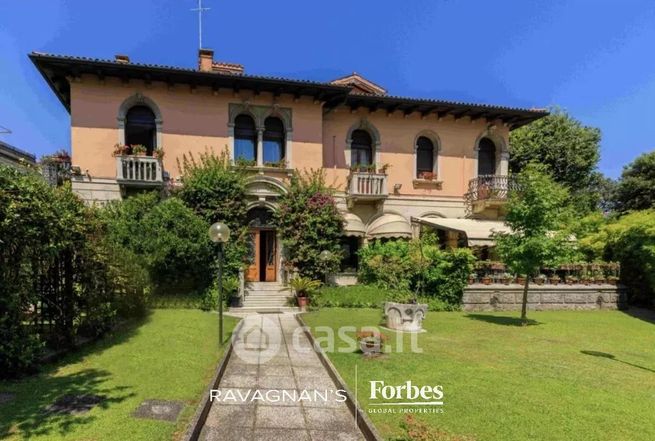 Villa in residenziale in Via Negroponte