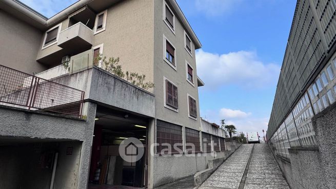 Capannone in commerciale in Viale Sicilia 42