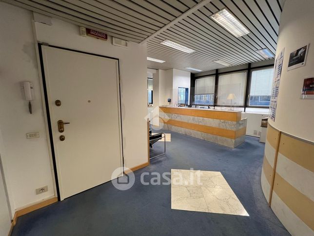 Ufficio in commerciale in Via Antonio Cechov 48