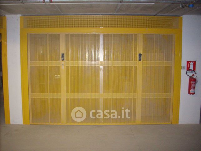 Box/posto auto in residenziale in Via Napoleone Bonaparte 8