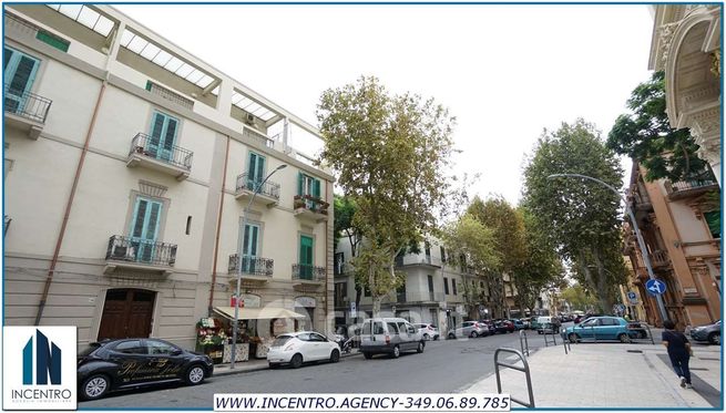 Ufficio in commerciale in Via Santa Cecilia 216