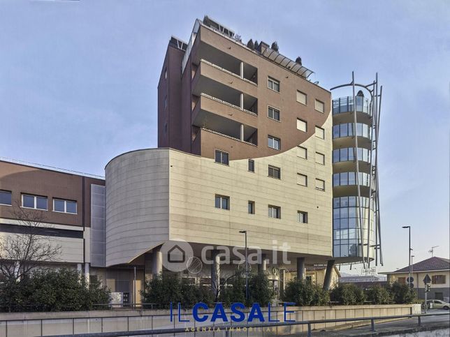 Attivitã /licenza (con o senza mura) in commerciale in Via Peschiera 1