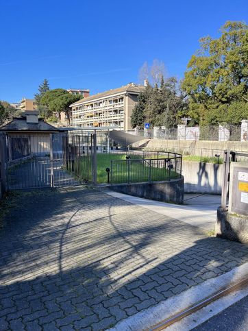 Garage/posto auto in residenziale in Via Giordano Bruno 70