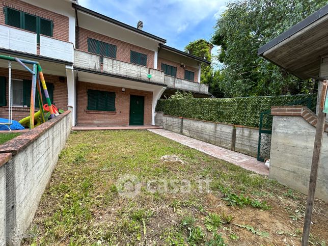 Villa in residenziale in Strada Acqui in Cantalupo