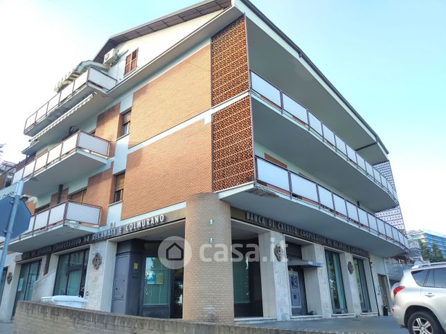 Ufficio in commerciale in Via Roma 229