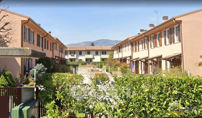 Villetta a schiera in residenziale in Via della Cooperazione 3