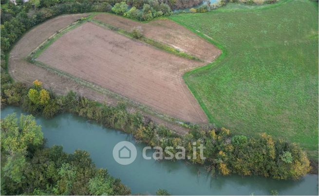 Terreno agricolo in commerciale in 