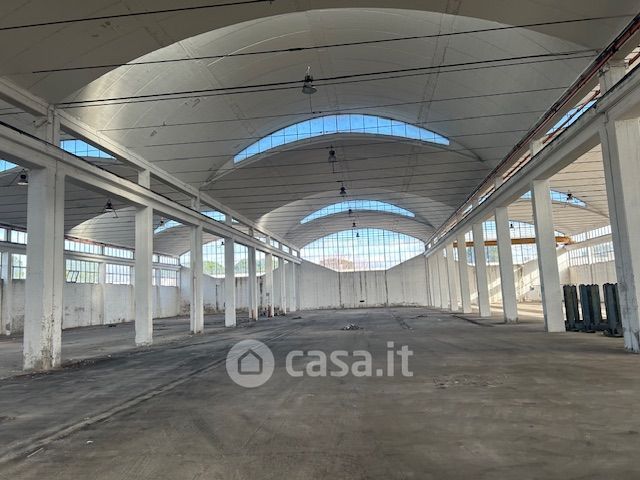 Capannone in commerciale in Via della Boaria