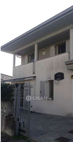 Villetta a schiera in residenziale in Via Vecchia per Gambolò 18