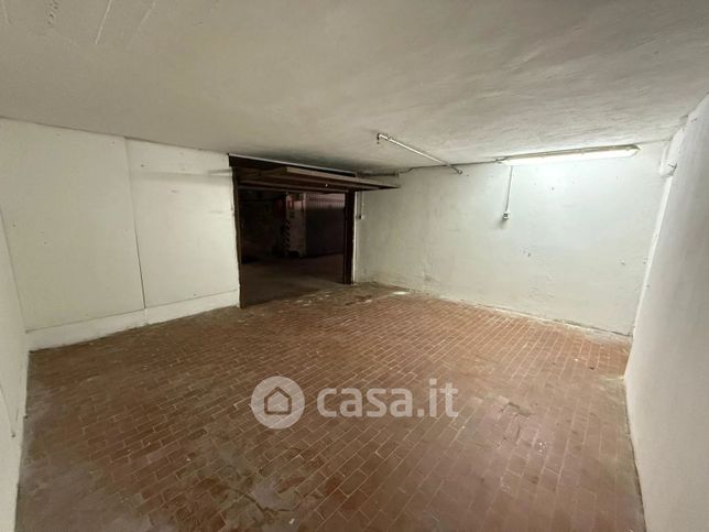 Capannone in commerciale in Via Asse 51