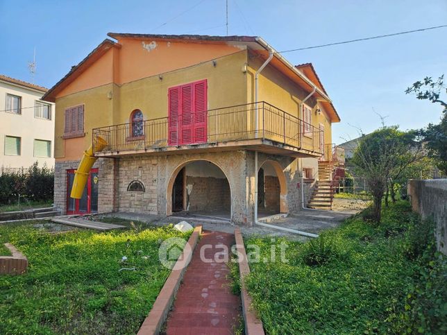 Villa in residenziale in 