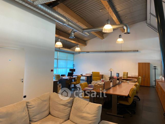 Ufficio in commerciale in Via Lavoratori Autobianchi