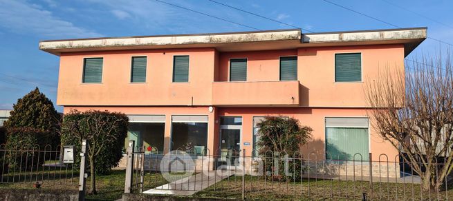 Capannone in commerciale in Via Firenze