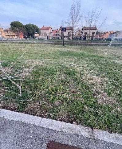 Terreno agricolo in commerciale in Via Padrina