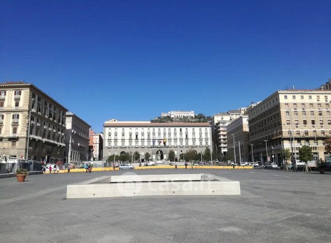 Ufficio in commerciale in Via Medina 40