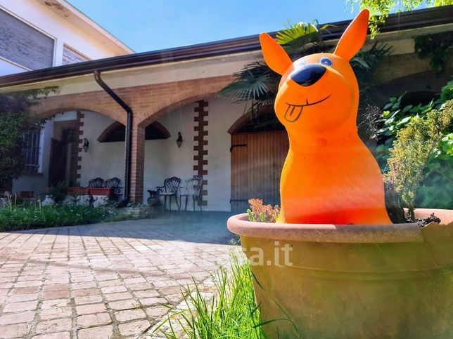 Casa indipendente in residenziale in Via Spinazzino 91