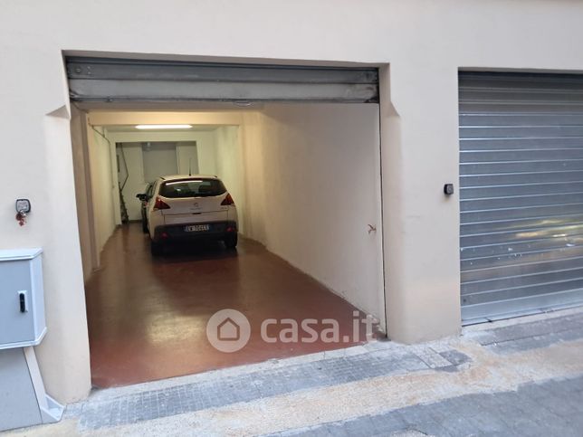 Box/posto auto in residenziale in Via Gela