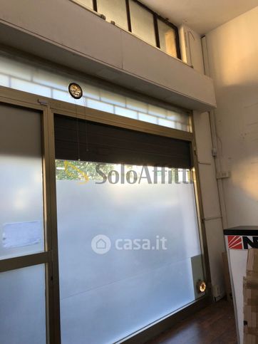 Capannone in commerciale in 