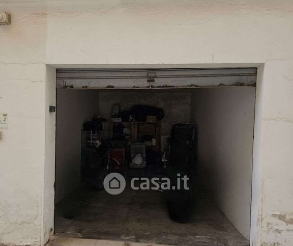 Garage/posto auto in residenziale in Corso Benedetto Croce 70