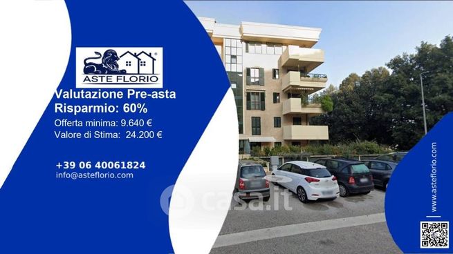 Box/posto auto in residenziale in Via N. Piccinino 5