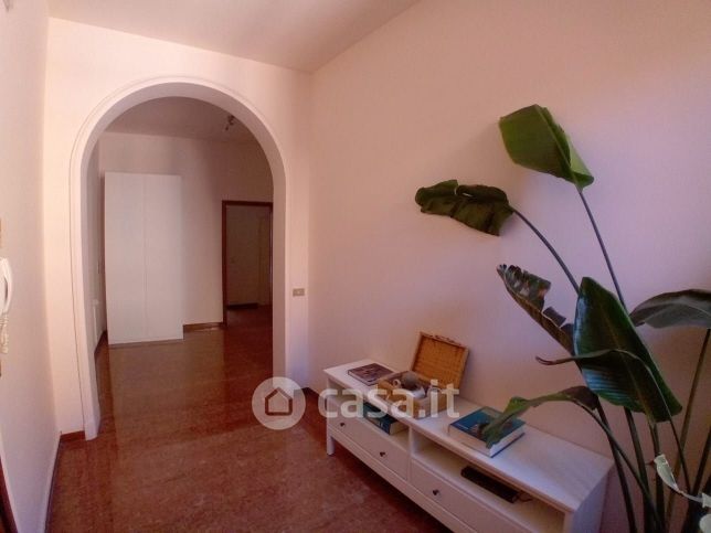 Ufficio in commerciale in Via del Monte 10