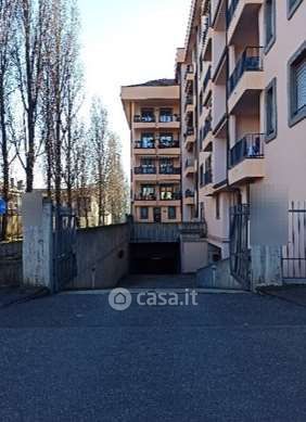 Box/posto auto in residenziale in Via Alessandro Manzoni