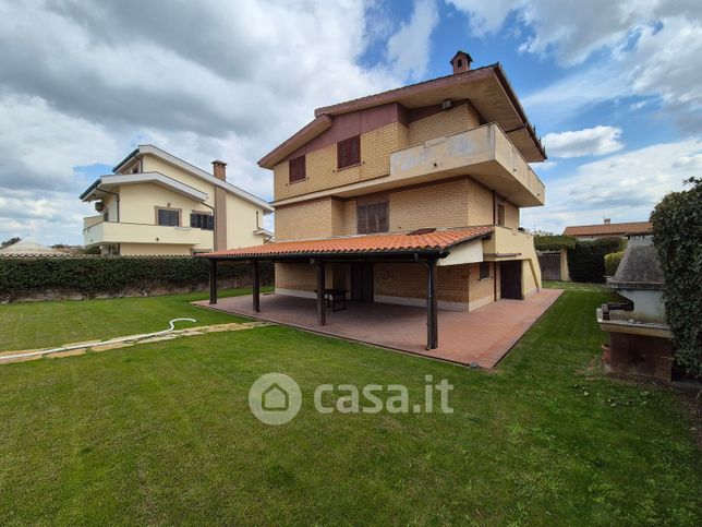 Villa in residenziale in Via Gherardo Vaiarini