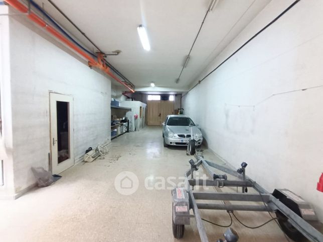 Box/posto auto in residenziale in Via Giulio Natta 25