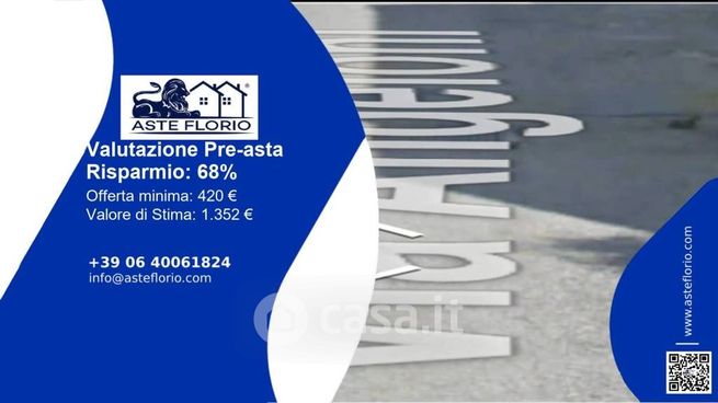 Box/posto auto in residenziale in Via Angeloni