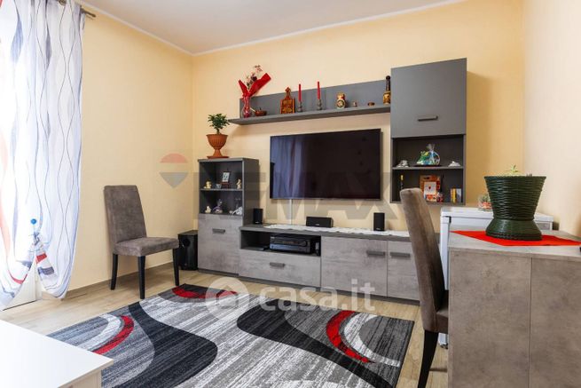 Appartamento in residenziale in Via F. Santi 2
