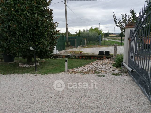 Casa indipendente in residenziale in Via Ticino