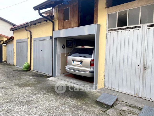 Garage/posto auto in residenziale in Via Umberto I 25