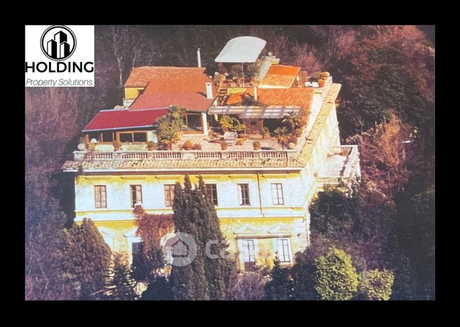 Villa in residenziale in Viale Platone 40