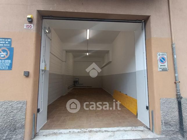 Box/posto auto in residenziale in Via Vado 100