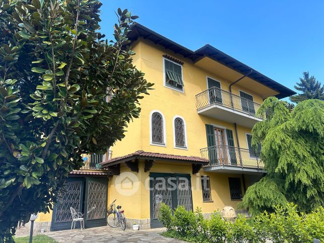 Villa in residenziale in 