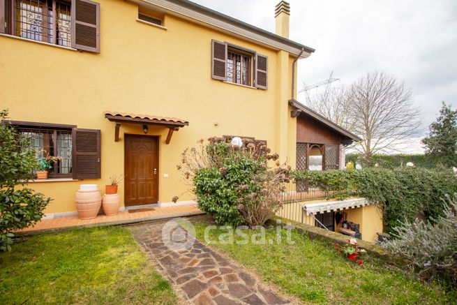 Casa bi/trifamiliare in residenziale in Via del Melo 17