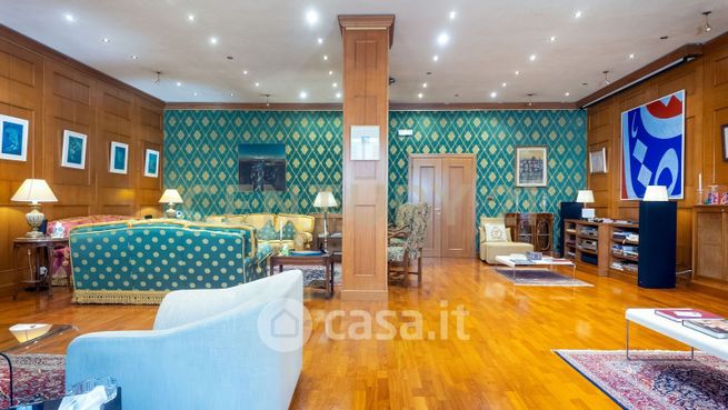 Appartamento in residenziale in Viale Ruggero Bacone