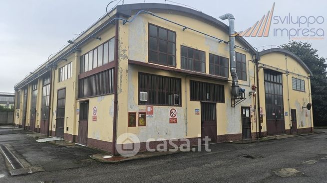 Capannone in commerciale in Via Tintoretto