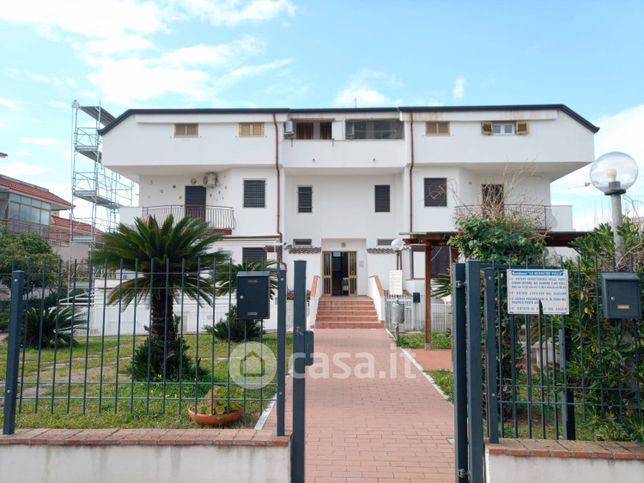 Appartamento in residenziale in Via del Mare 50