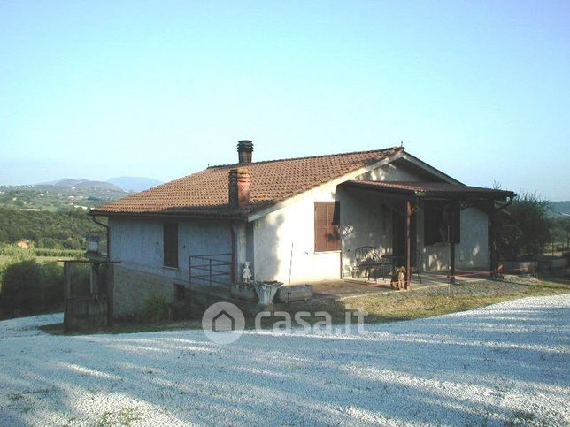 Villa in residenziale in Vocabolo Colle Riano e Passo Castagno